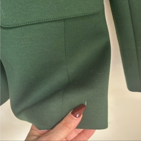 Ann Taylor Forest Green Two-Button Blazer - Size 12 - Picture 9 of 9